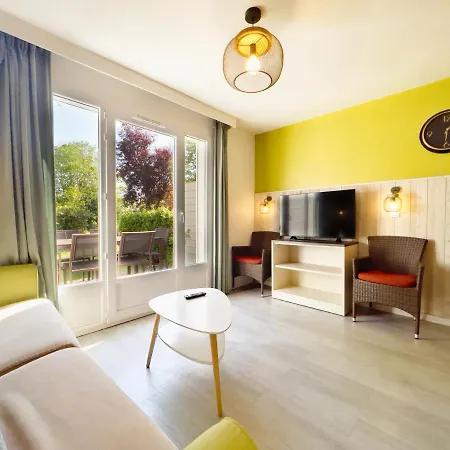 펜션 Dans Village Normandy Garden Pierre & 브랑빌