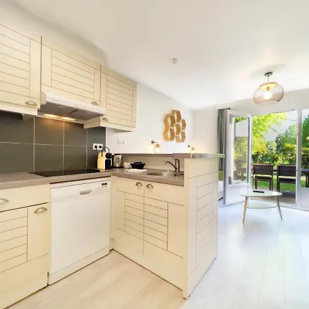 Dans Village Normandy Garden Pierre & * 브랑빌