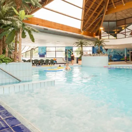 펜션 Dans Village Normandy Garden Pierre & 브랑빌