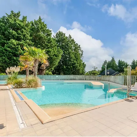 펜션 Dans Village Normandy Garden Pierre & *