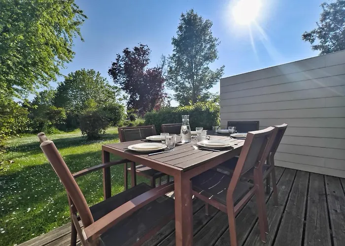 Dans Village Normandy Garden Pierre & Casa vacanze *