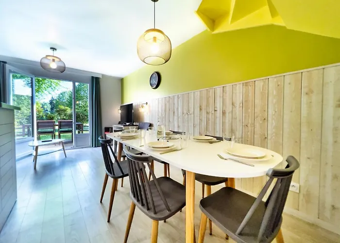 Dans Village Normandy Garden Pierre & Casa vacanze Branville